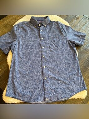 Men’s UNTUCKit Blue Paisley Shirt M
